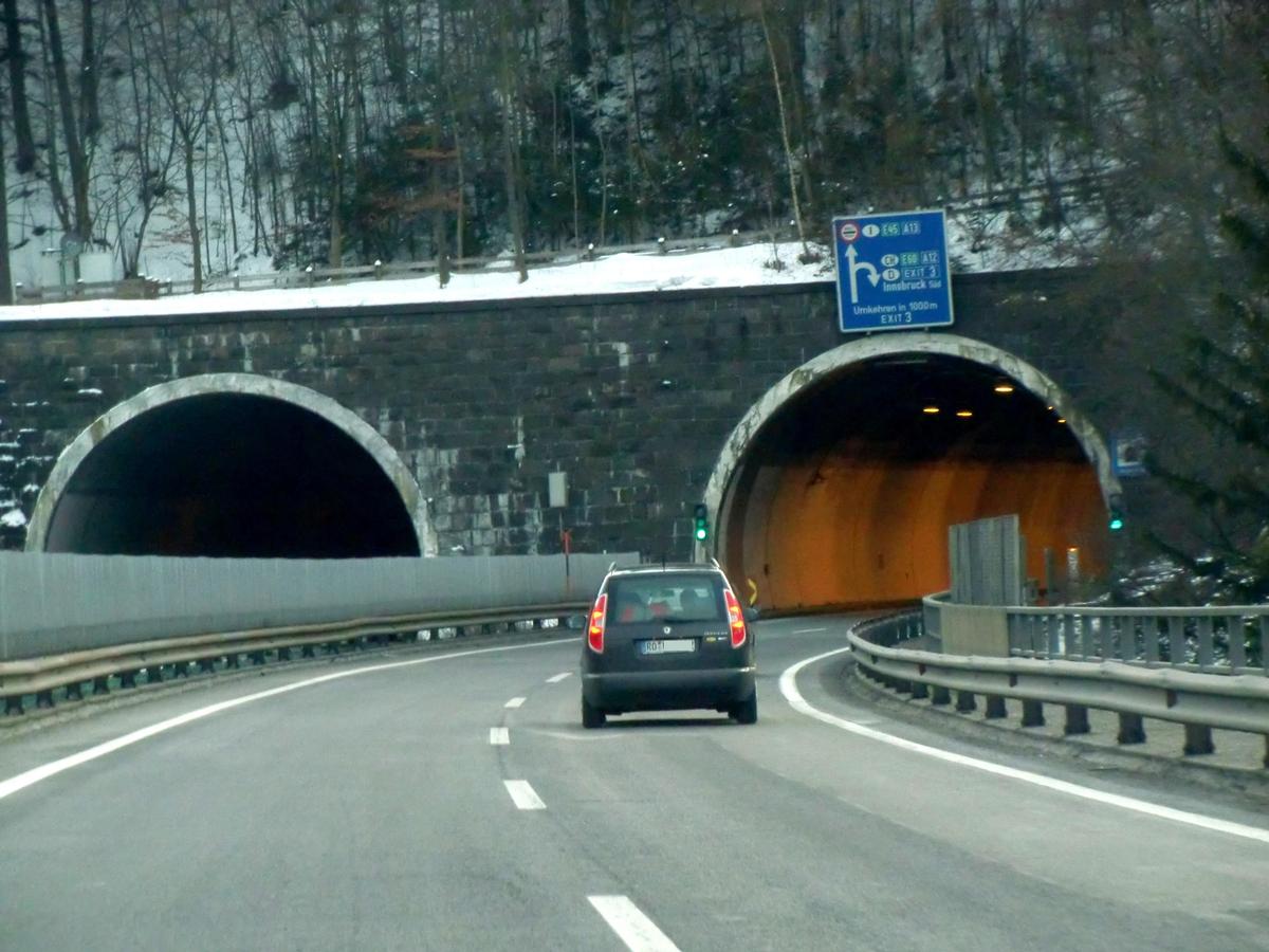 Bergisel Tunnel, southern portals 