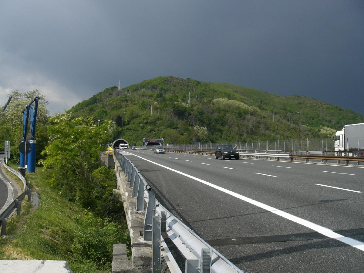 A26 motorway near Turchino service areas: Bric Ronco viaducts and Massimo Risso tunnels 