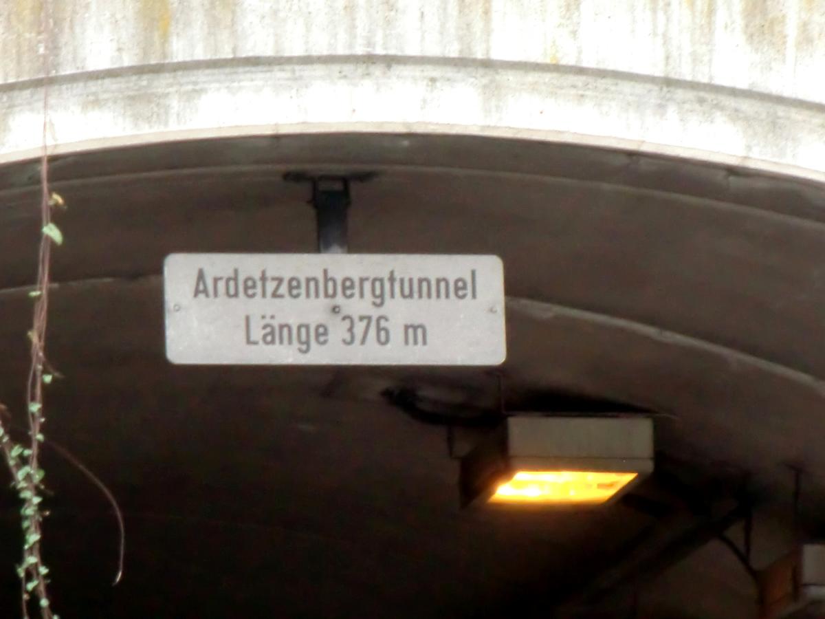 Ardetzenbergtunnel, western portal road sign 