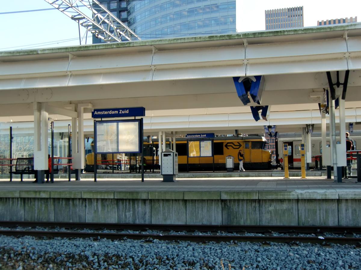 Amsterdam Zuid Station, railways platforms 