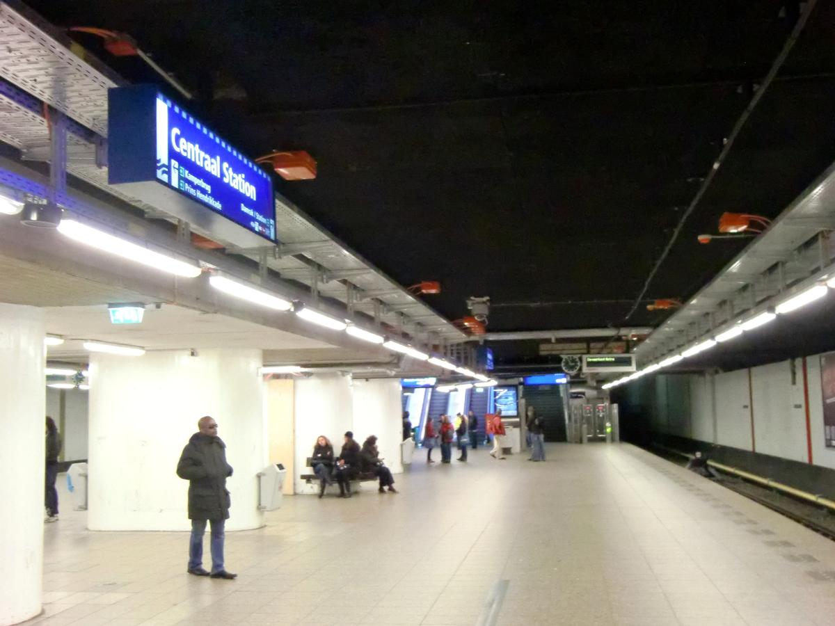 metro from amsterdam airport to city center