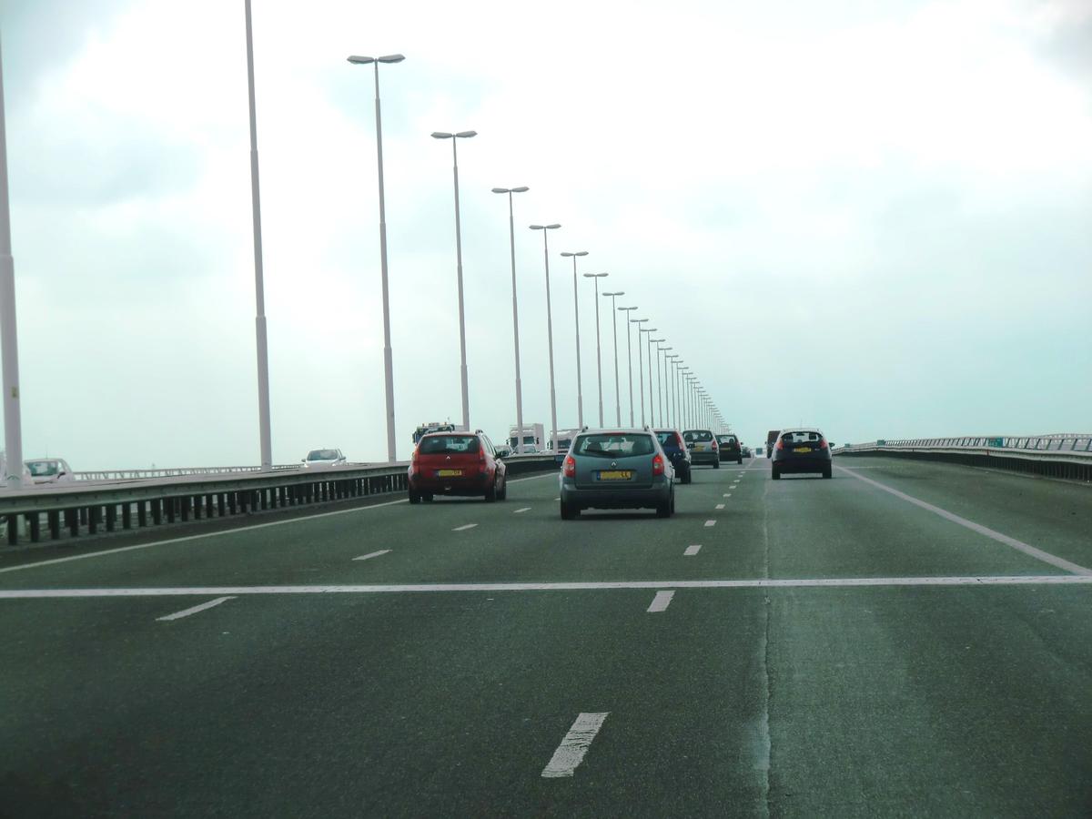 Autobahnbrücke Hollandsch Diep 