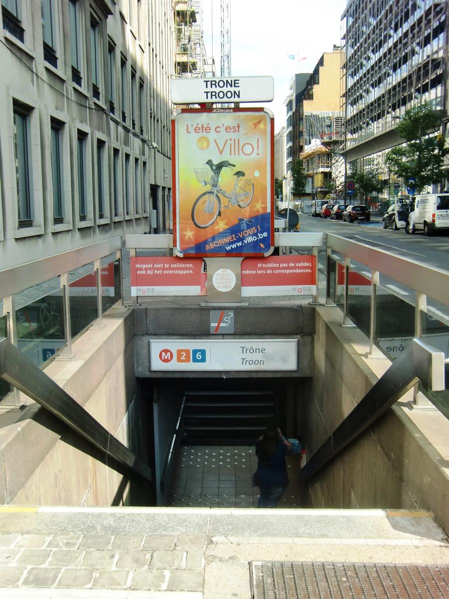 Metrobahnhof Trône 