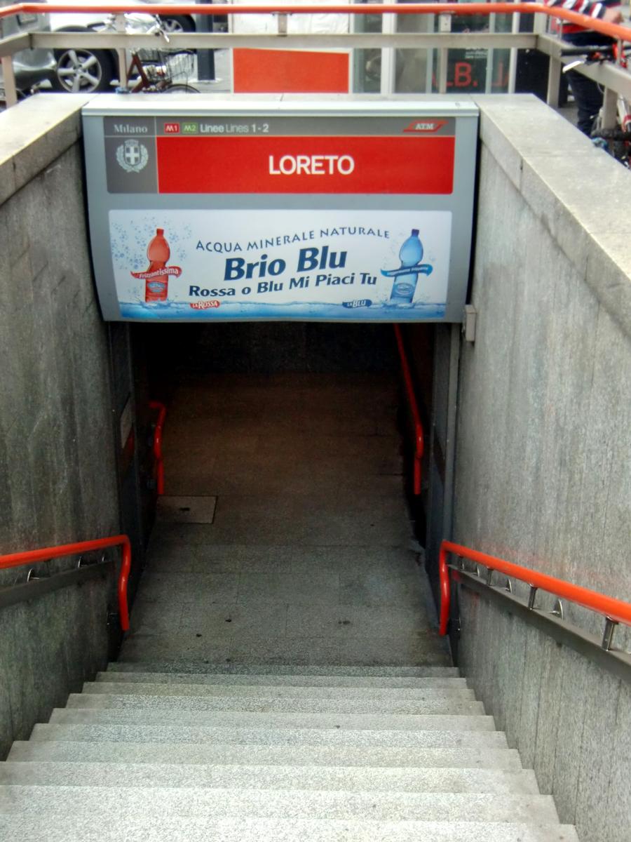 Loreto Metro Station, lines 1-2 access 