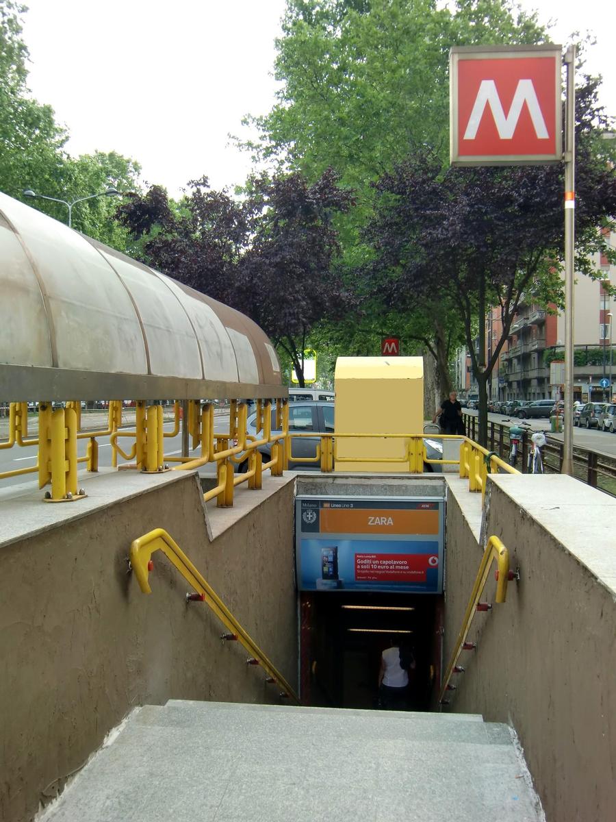 Zara Metro Station, access 