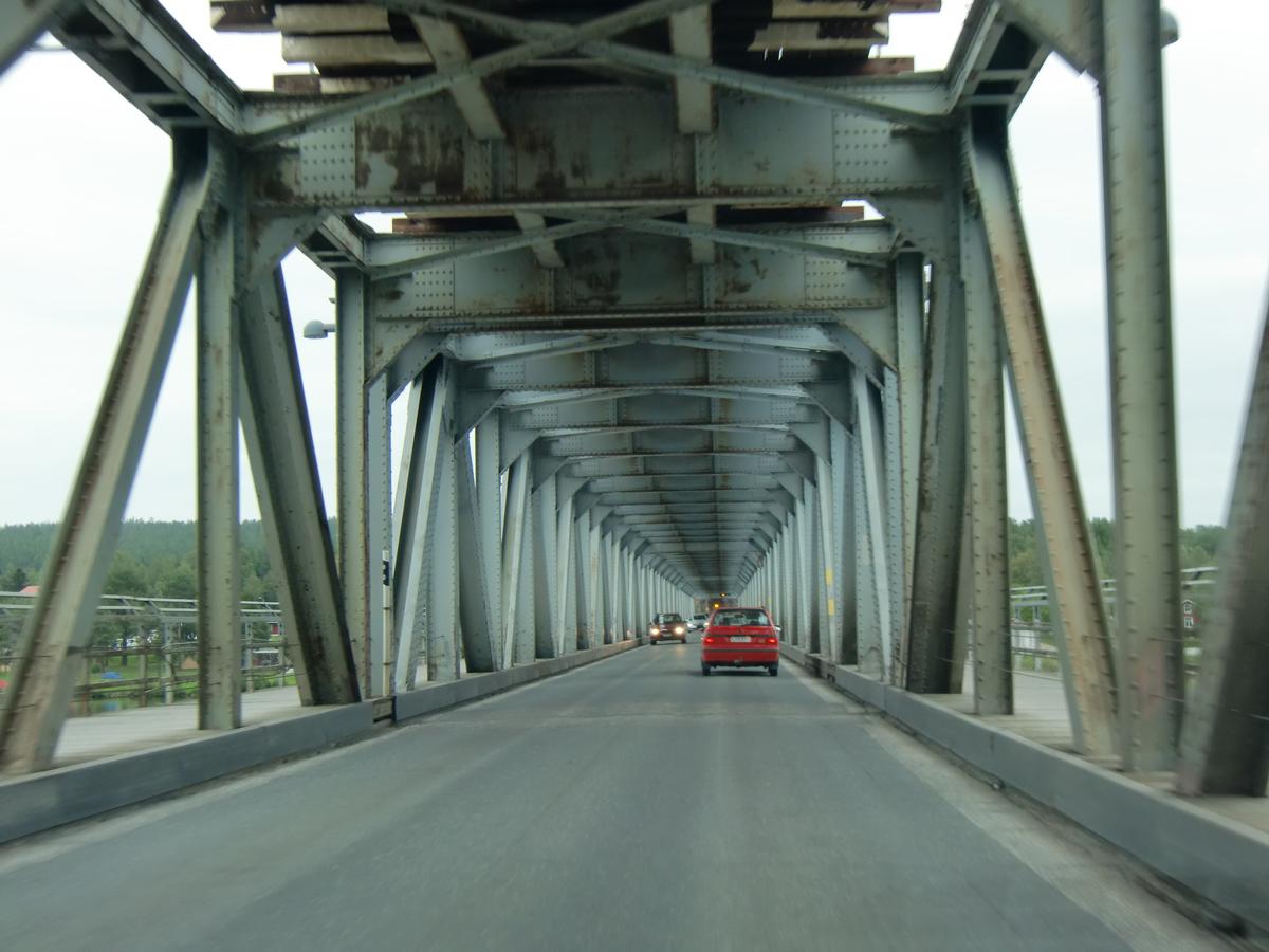 Ounaskoski bridge, lower deck 