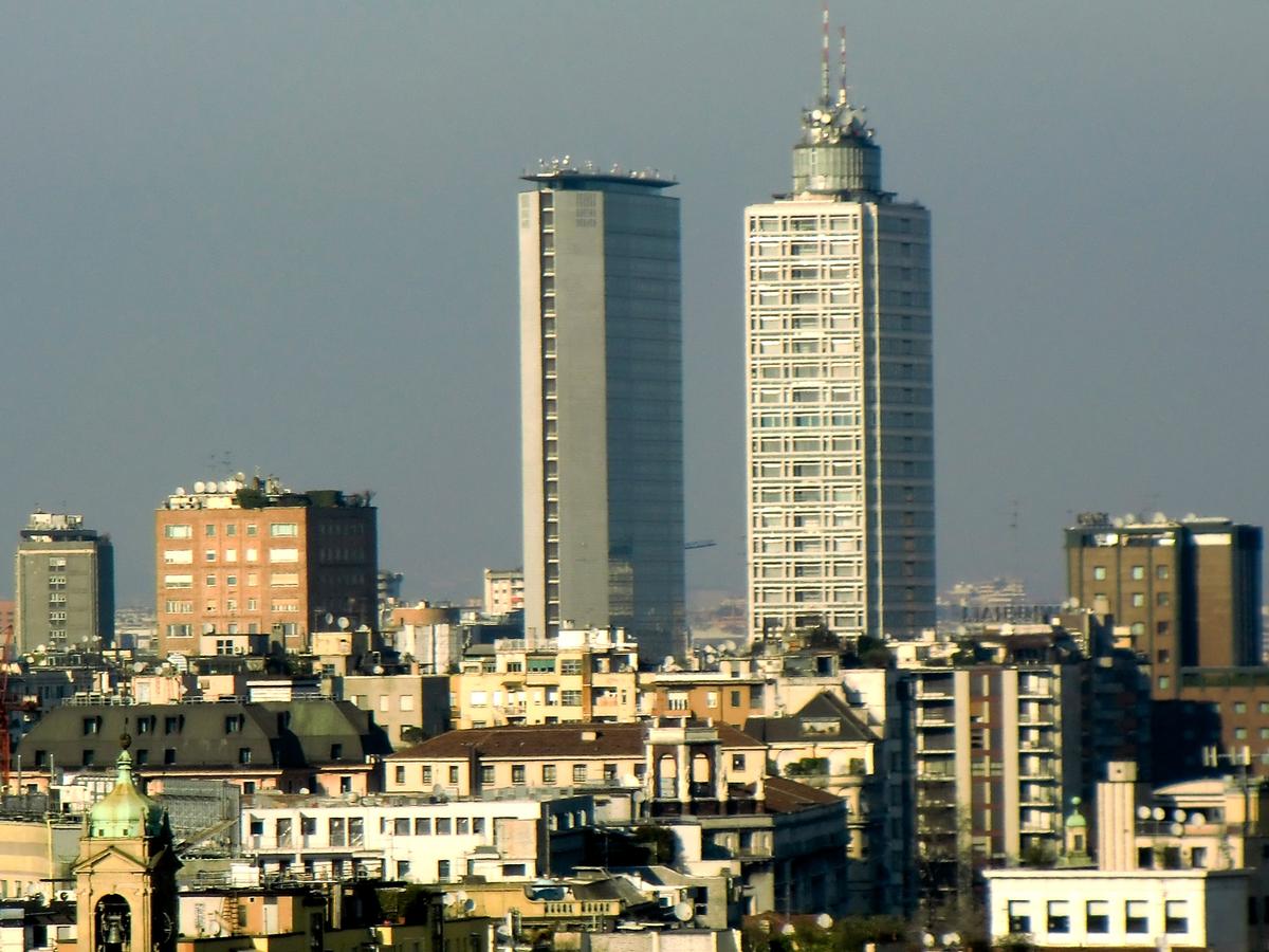 Breda Tower (on the right); on the left, Pirelli tower 