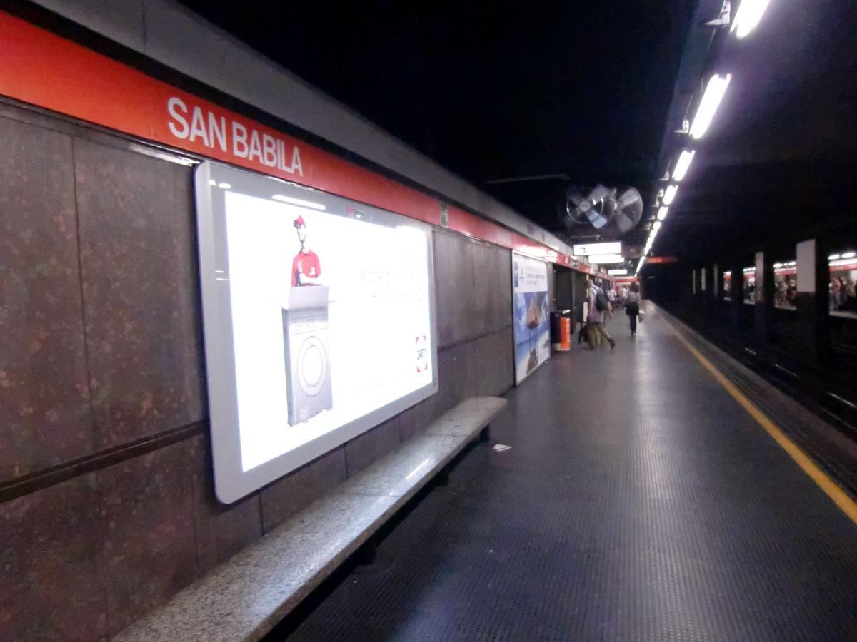 San Babila Metro Station, platform 