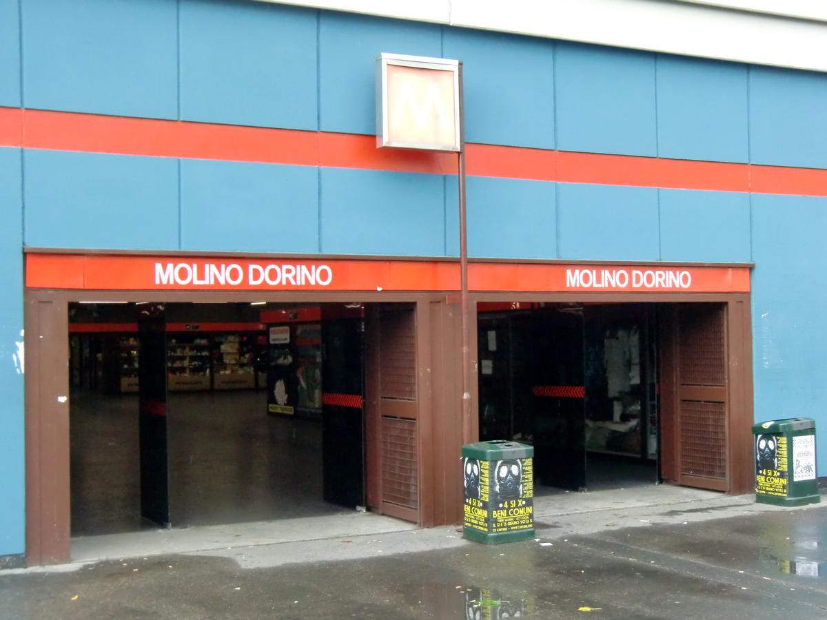 Molino Dorino Metro Station - access 