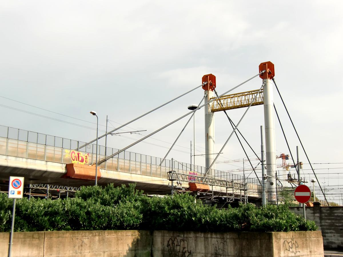 Pont haubané de la via Palizzi 