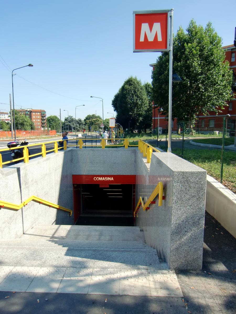 Comasina Metro station, access 