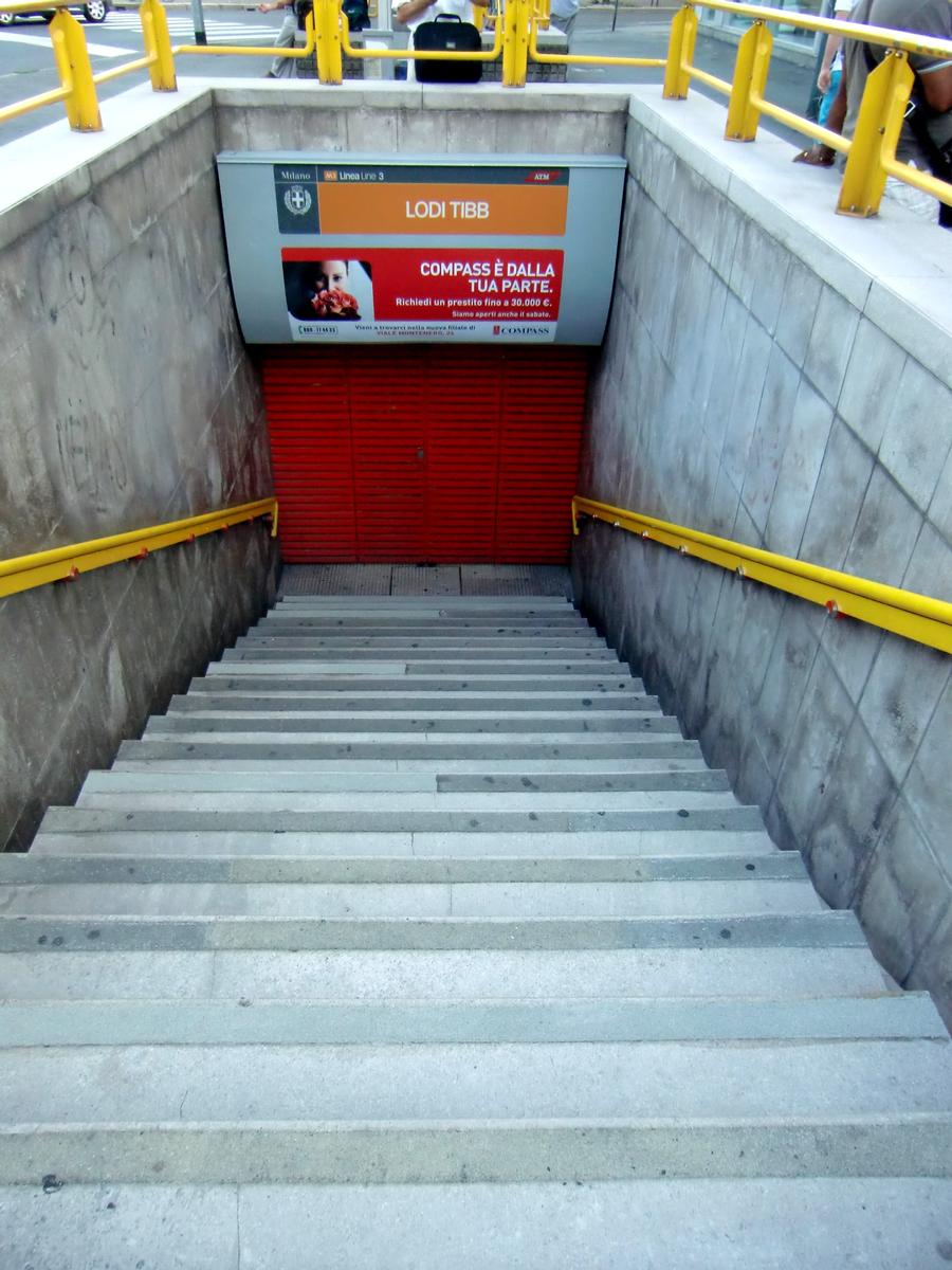 Lodi TIBB Metro Station, access 