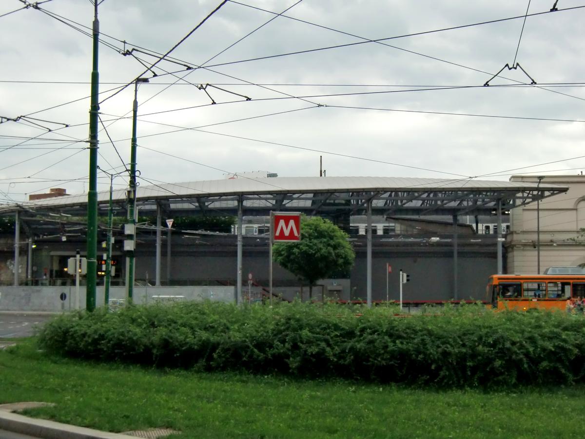 Lambrate FS metro station, access 