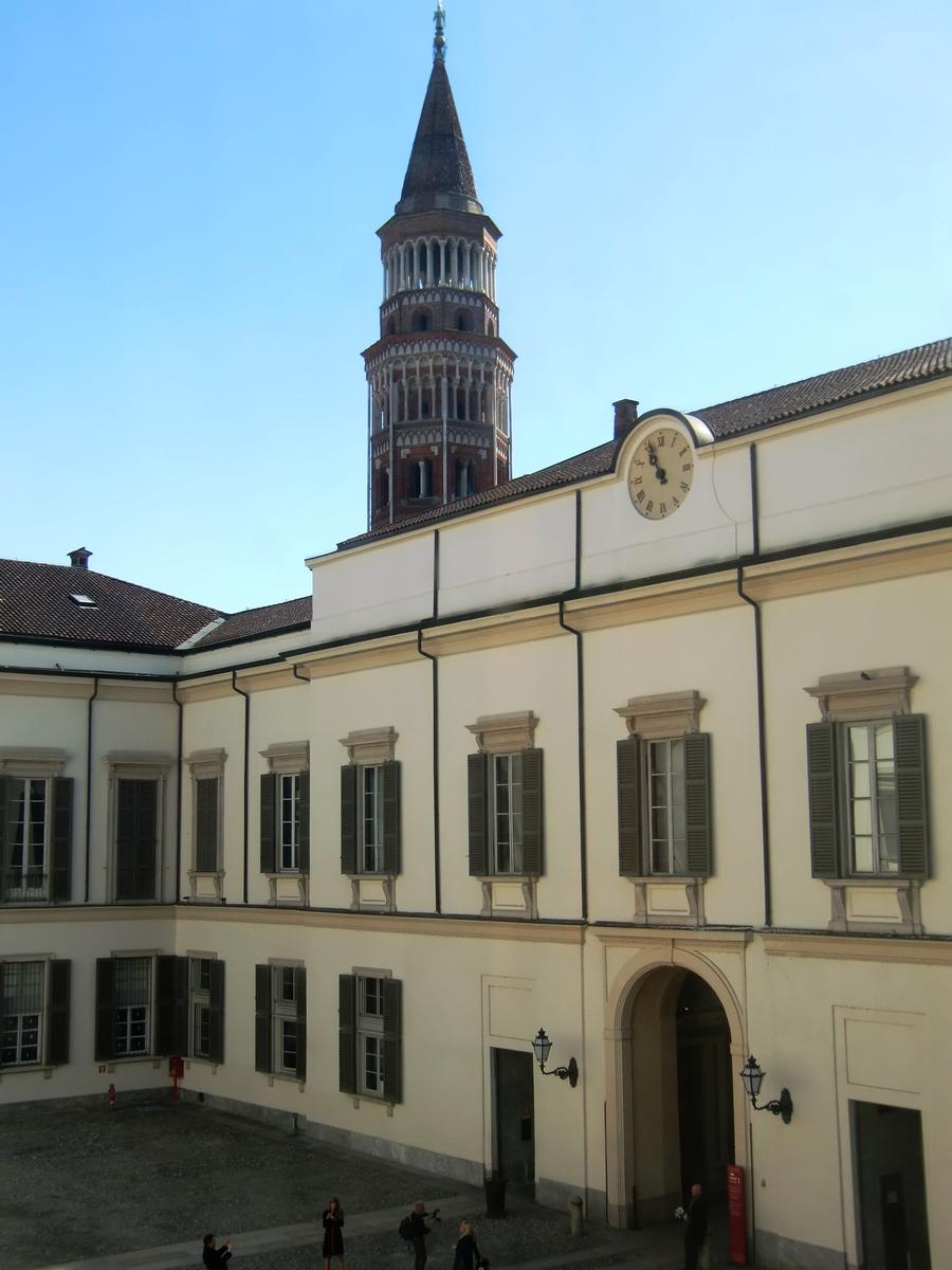 Royal Palace of Milan, court with San Gottardo in Corte belfry 