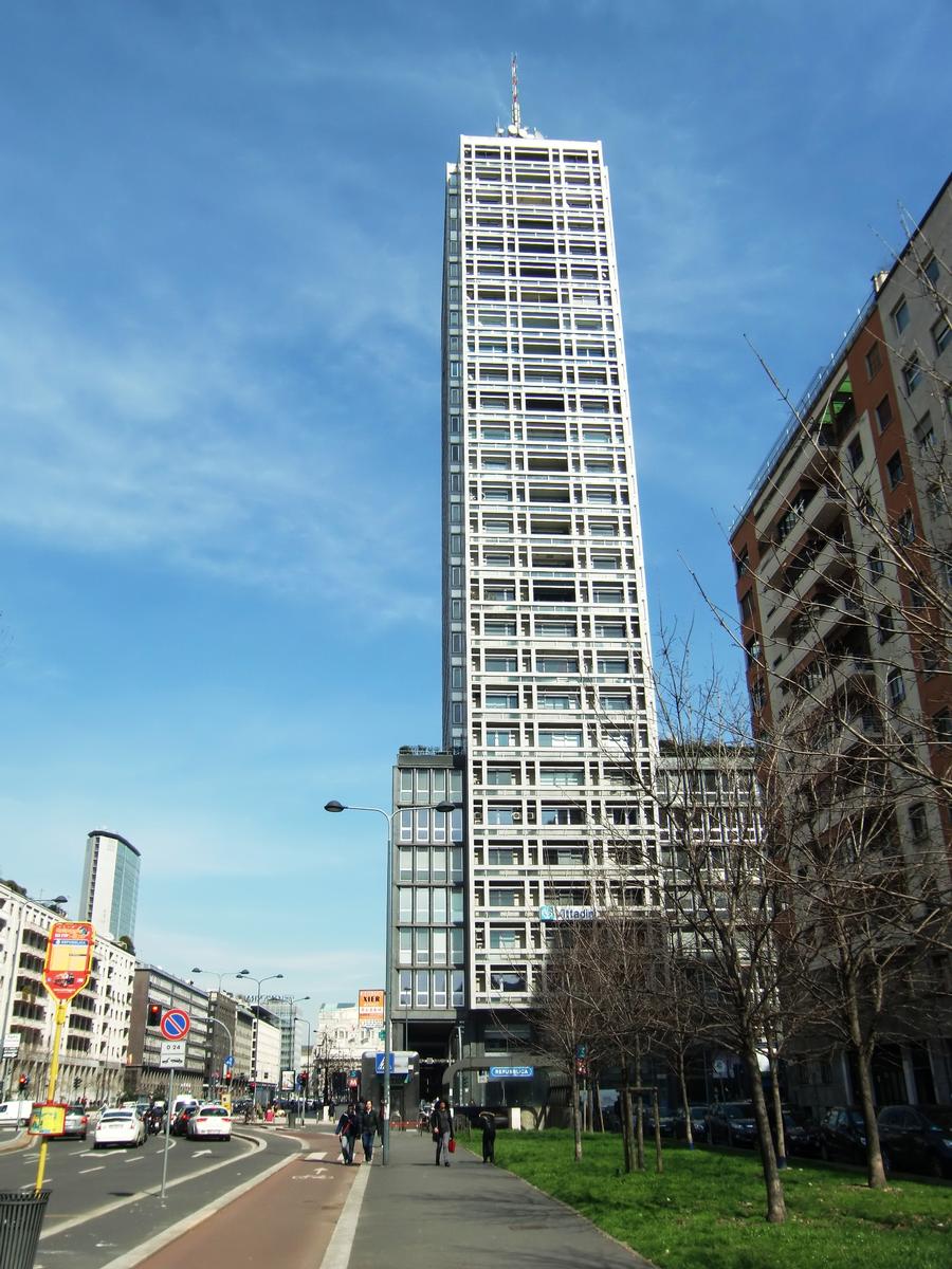 Breda Tower and Milano Repubblica Station access 