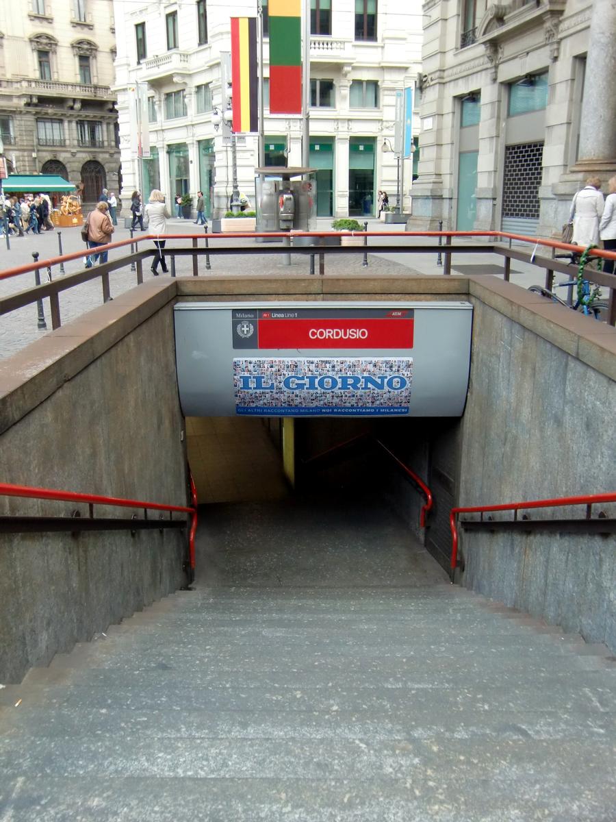 Cordusio Metro Station, access 