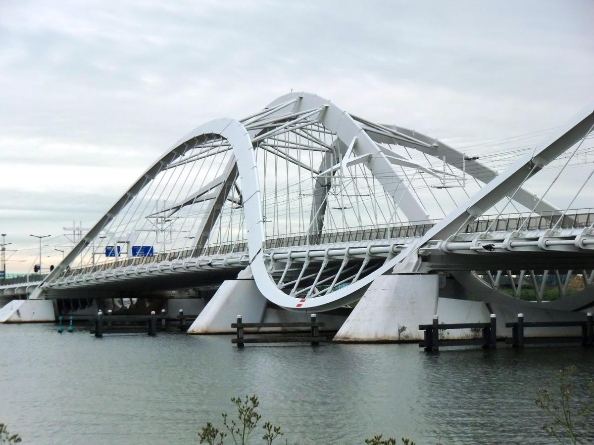 Enneüs Heerma Bridge 