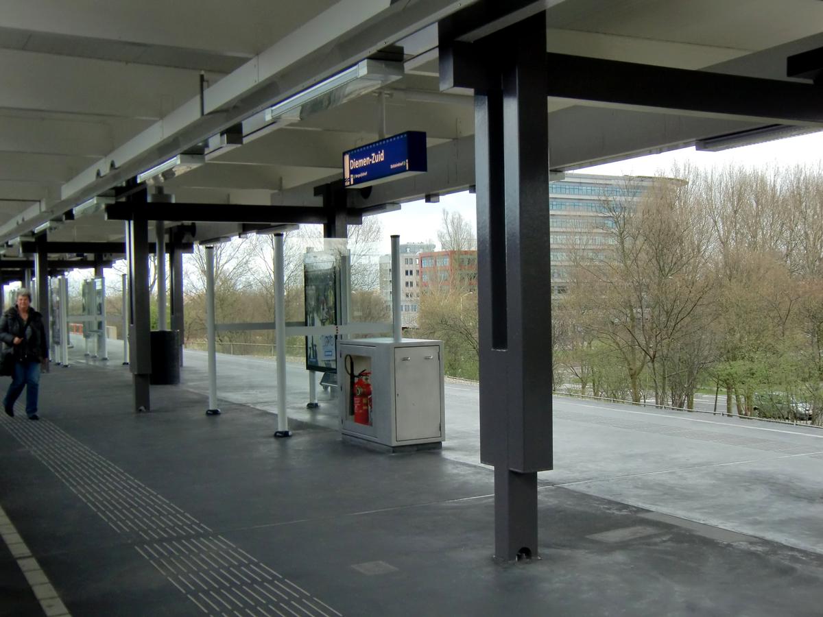 Diemen Zuid Metro Station, platform 