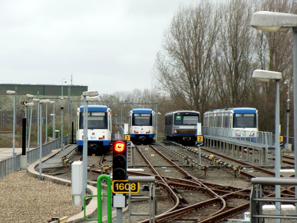Isolatorweg Metro Station, end of the line 50 track 