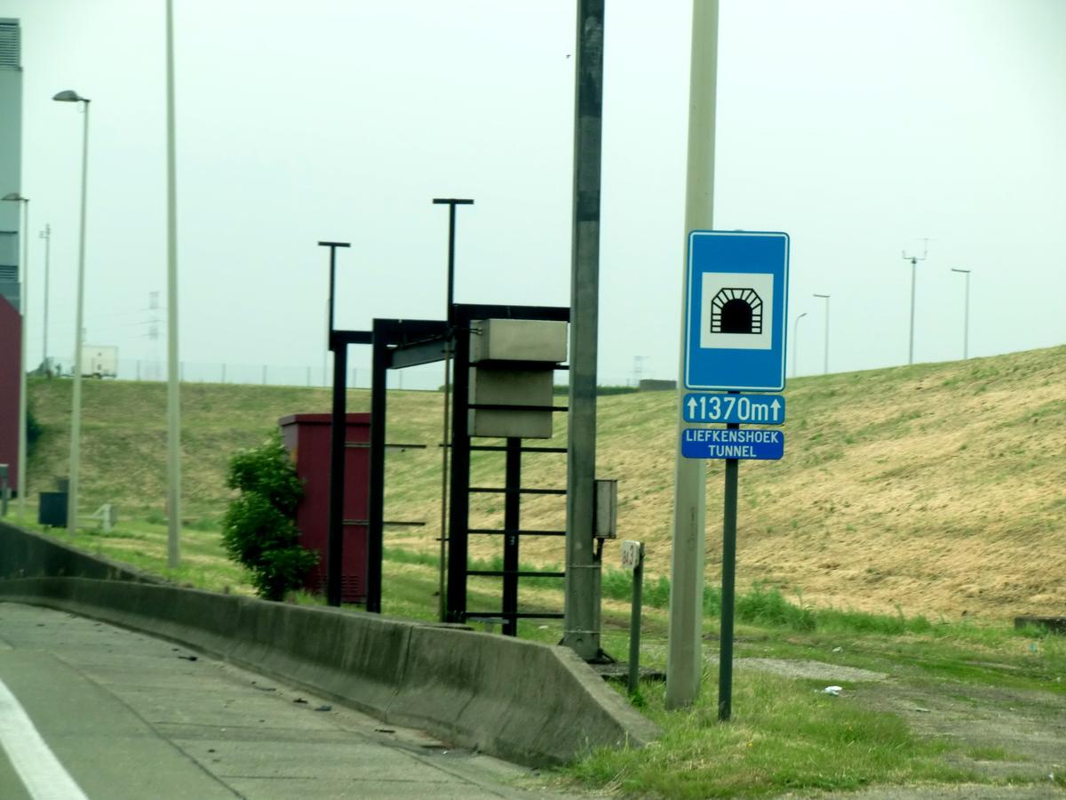Liefkenshoek Tunnel, road sign 