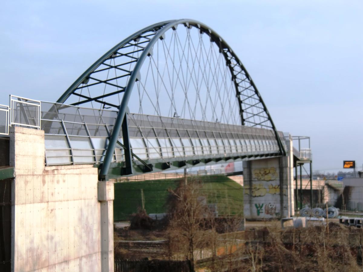 Mazzo arch footbridge 