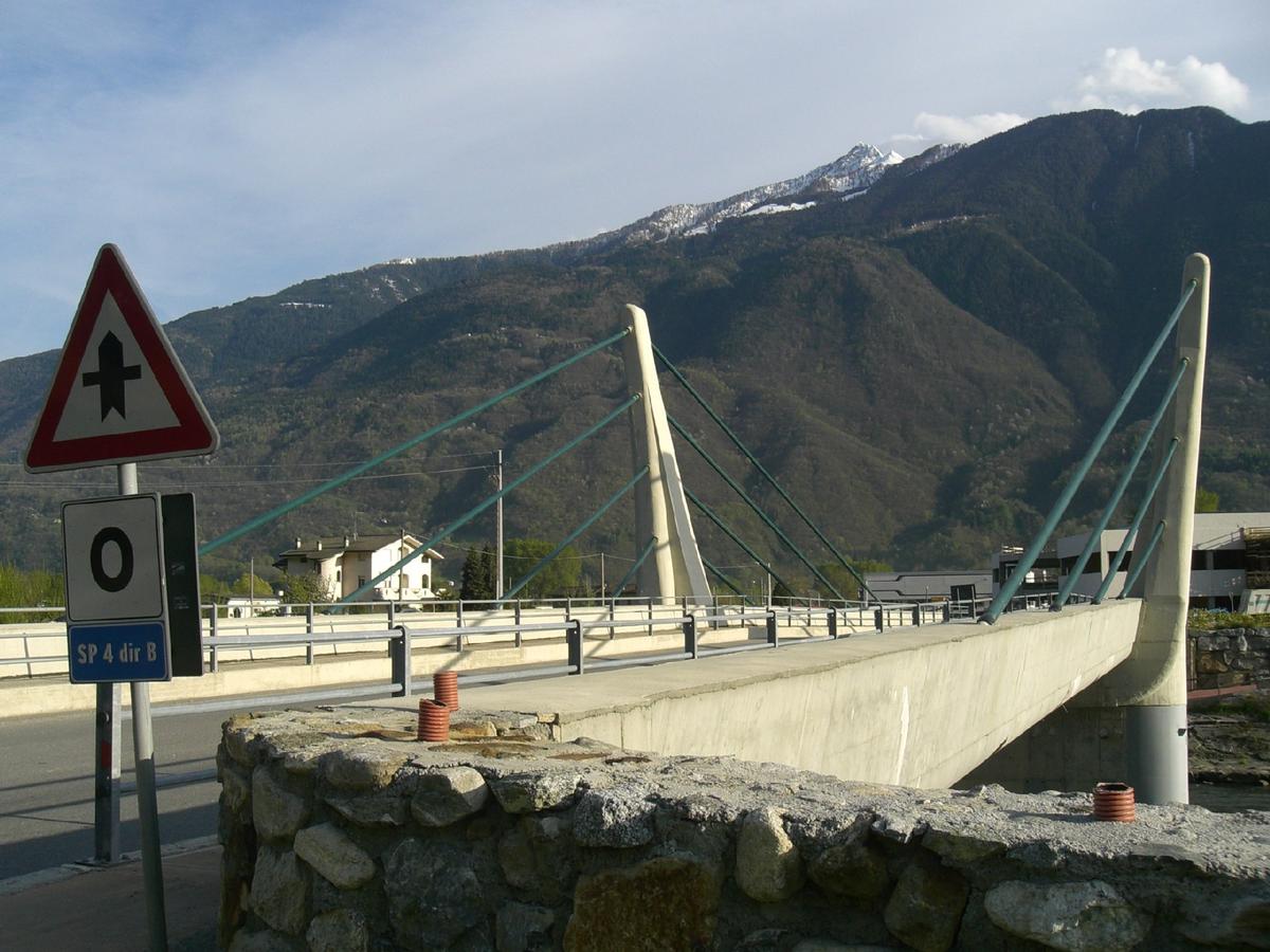 Adda Cable stayed bridge in Mantello 