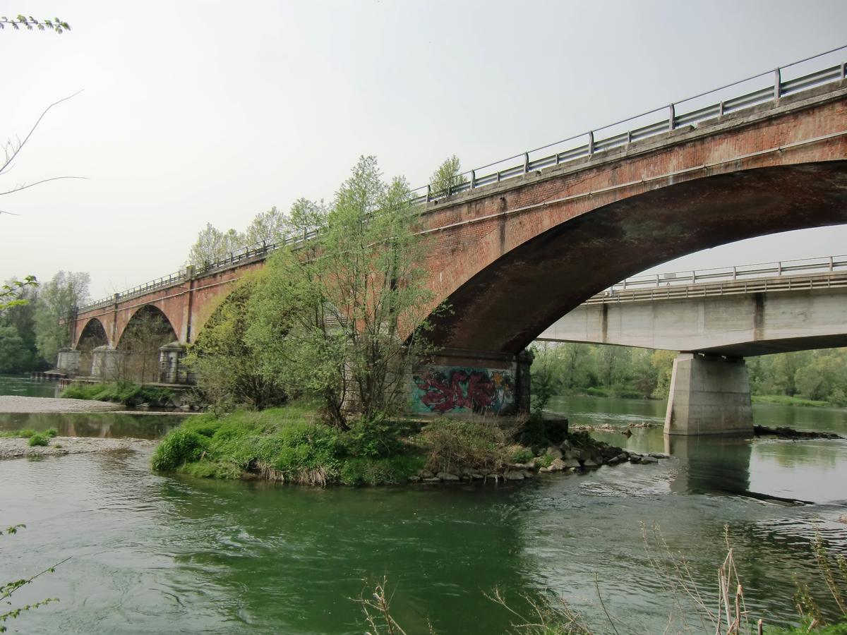 1896 and 1985 (back) Spino-Bisnate Adda Bridges 