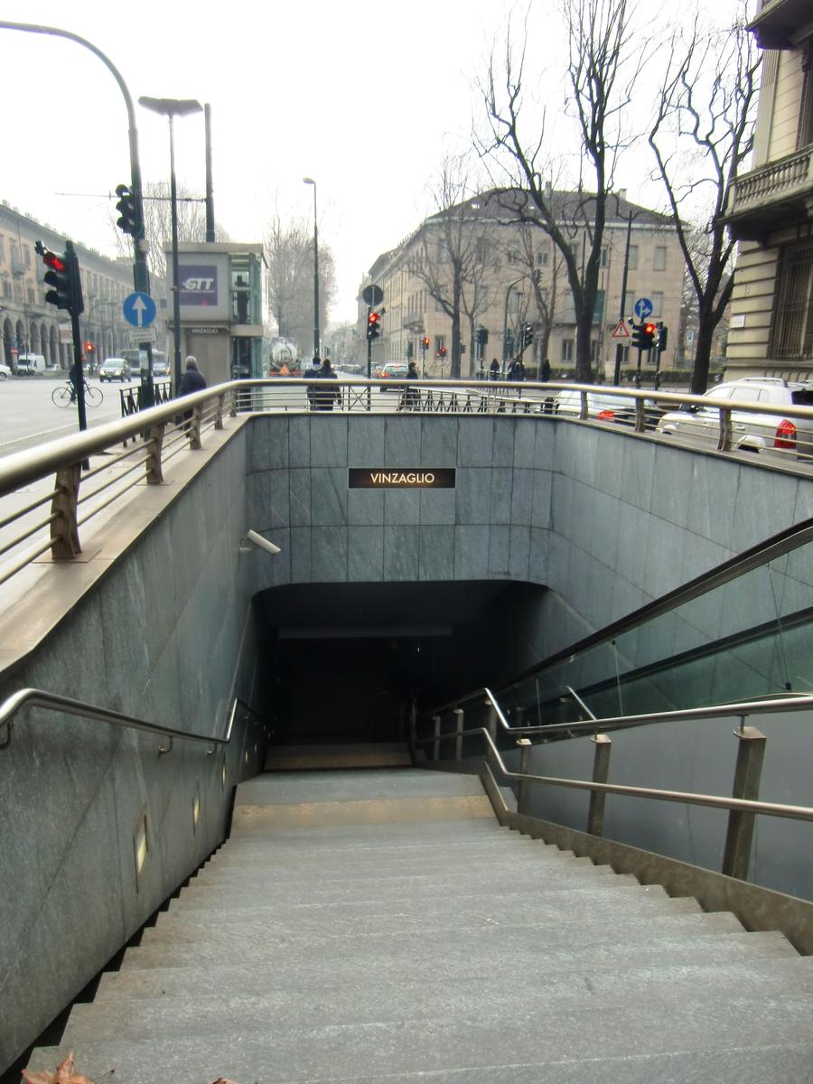 Vinzaglio Metro Station, access 