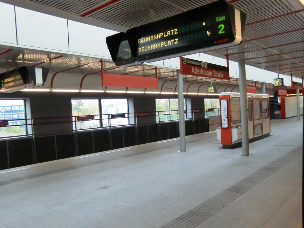 Aderklaaer Straße Metro Station, platform 