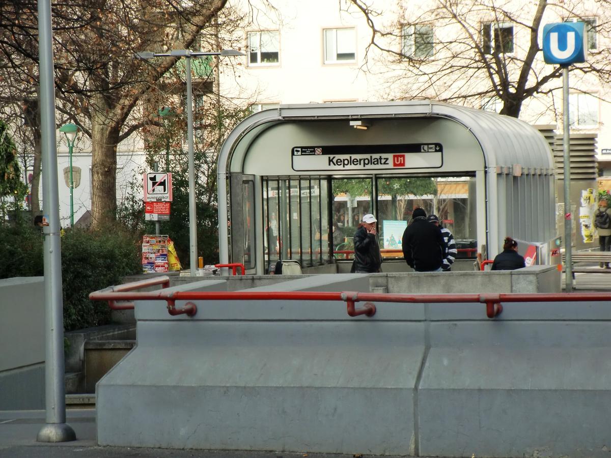 Keplerplatz Metro Station, access 