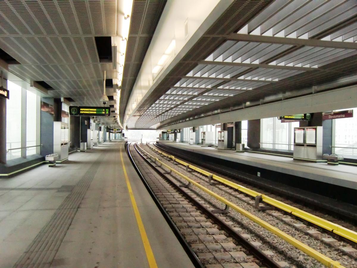 Donaumarina Metro Station, platform 