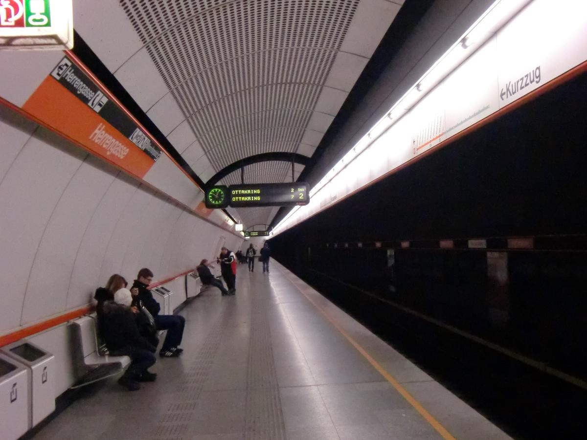 Herrengasse Metro Station, platform 
