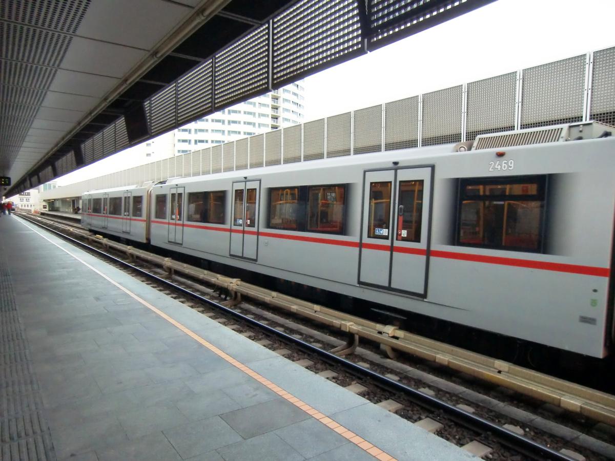 Ottakring U3 Station, platform 