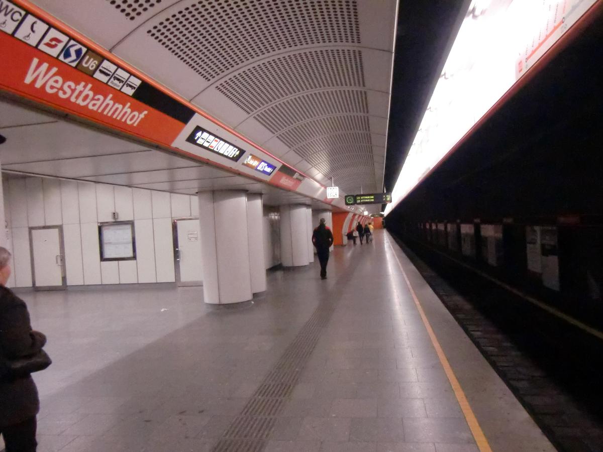 Station de métro Westbahnhof 