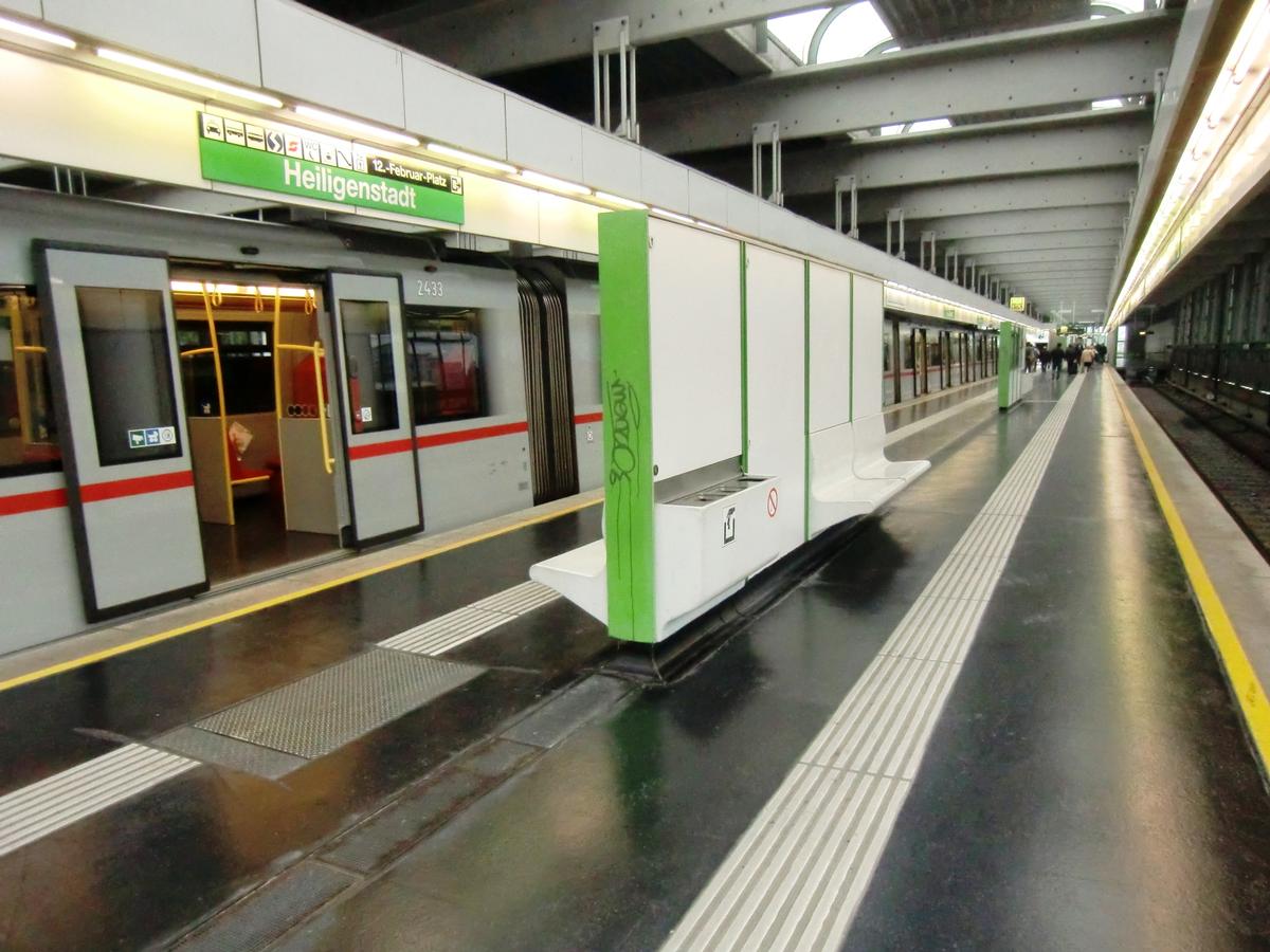 Heiligenstadt Metro Station, platform 