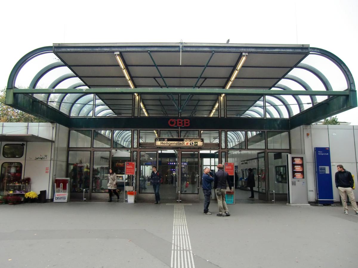 Heiligenstadt Metro Station, access 