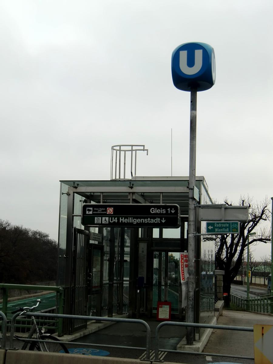 Hietzing Metro Station, lift 