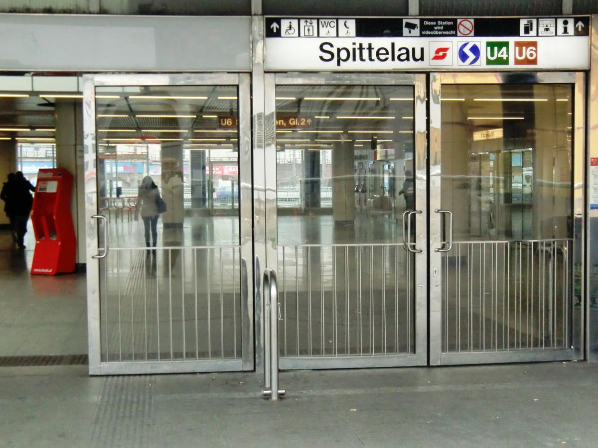 Spittelau Subway Station, access 