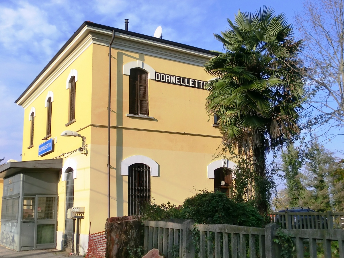 Dormelletto Station 