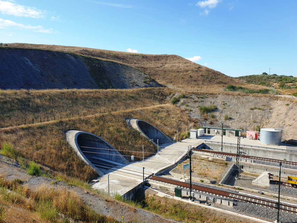 Tunnel ferroviaire à grande vitesse de Espiño 