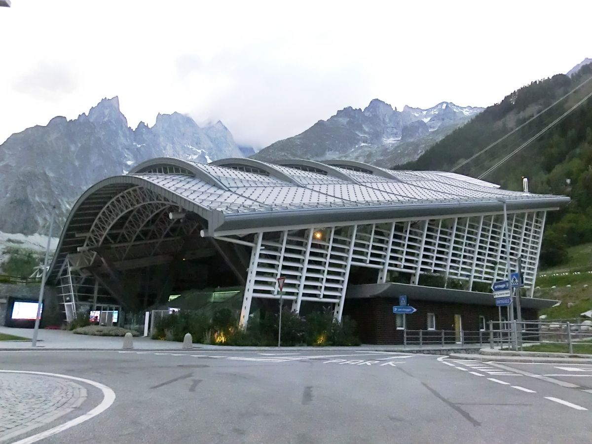 Skyway Monte Bianco, Entreves station 