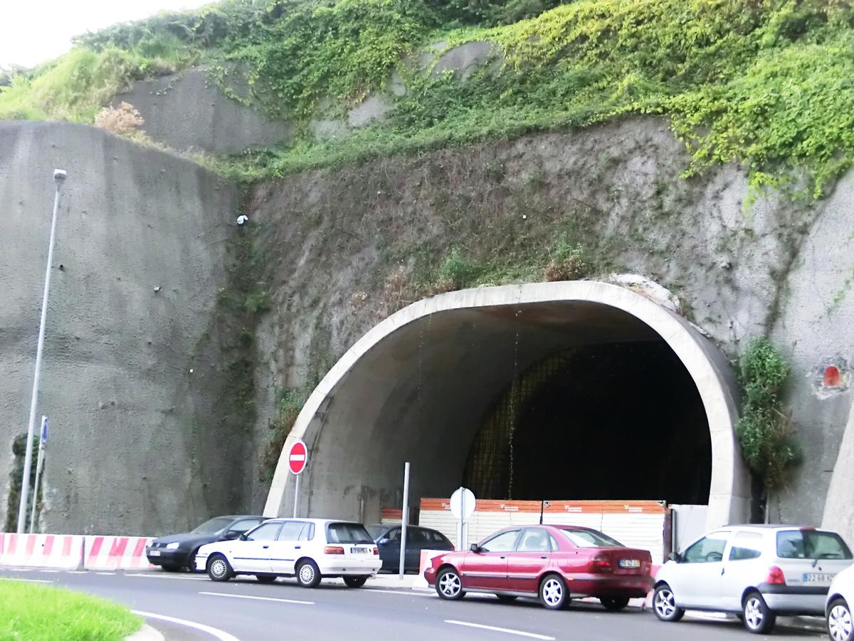 Estreito de Câmara-Jardim da Serra 1 Tunnel southern portal 