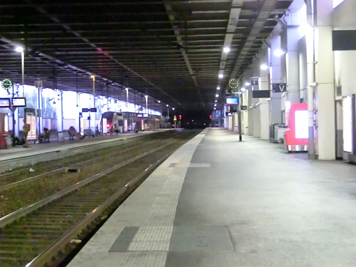 Cannes Tunnel at Cannes Station 