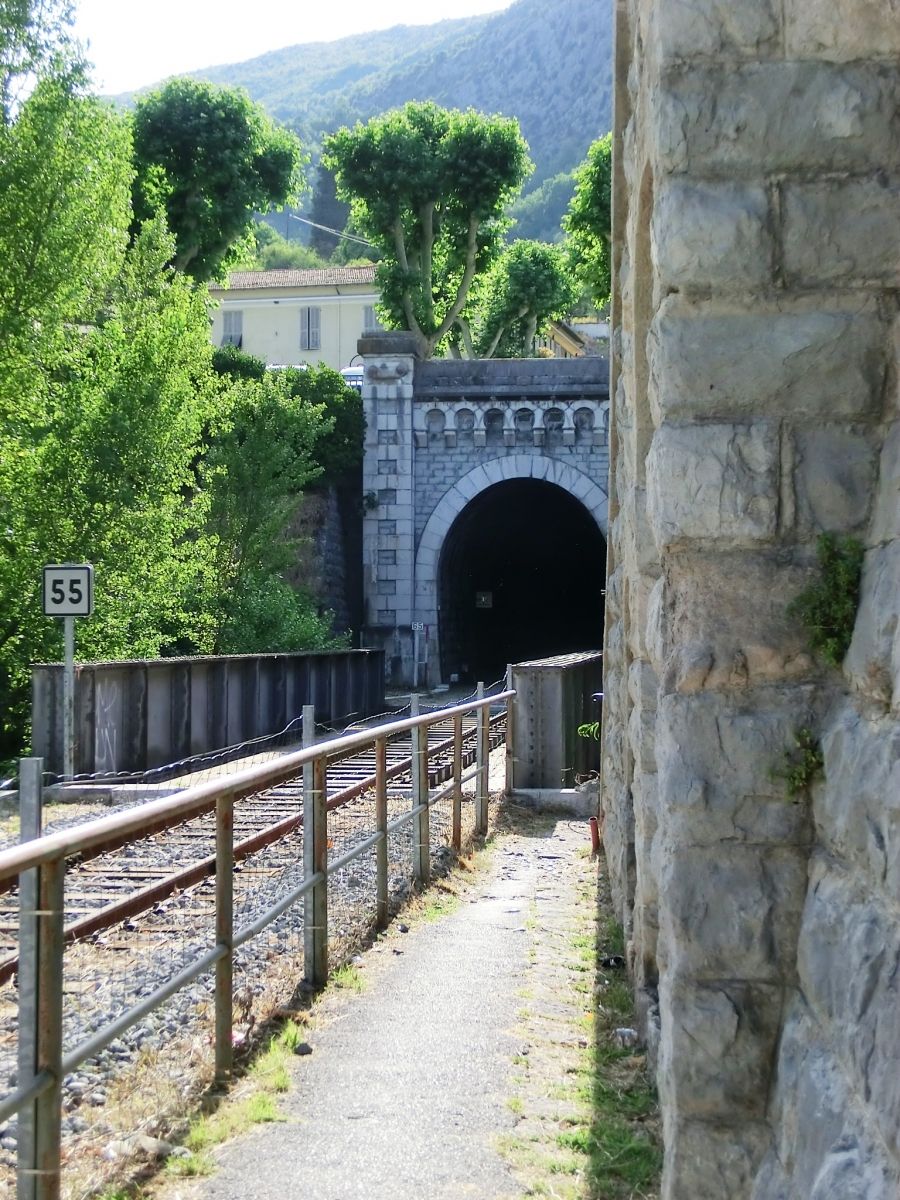 Entrevaux Railroad Tunnel I eastern portal 