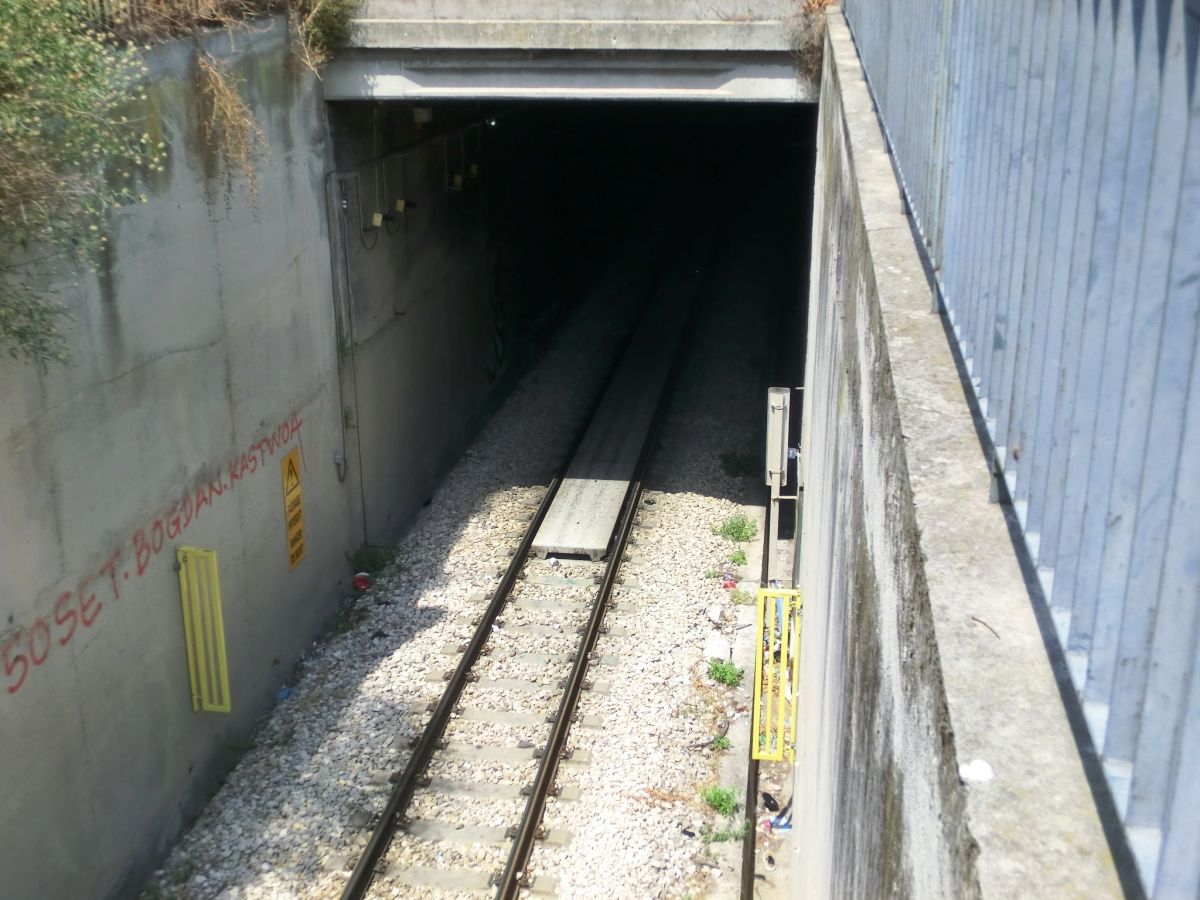 Piol Mantega Tunnel southern portal 
