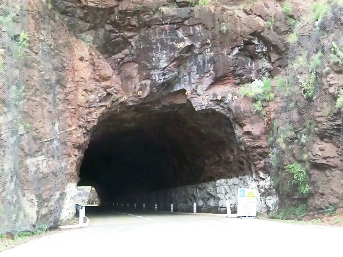 Tête de la Femme Tunnel southern portal 