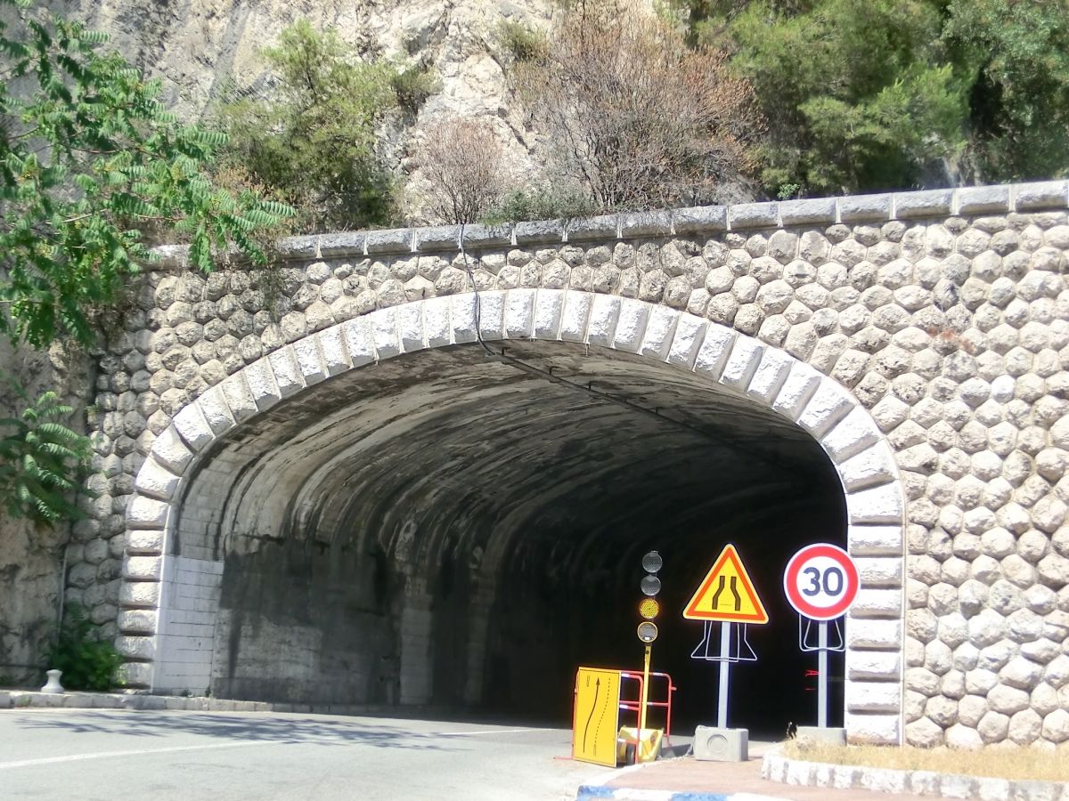 Tunnel de Moyenne Corniche 