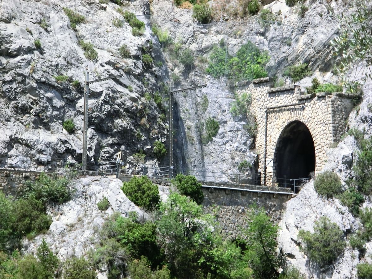 Four à Plâtre Tunnel southern portal 