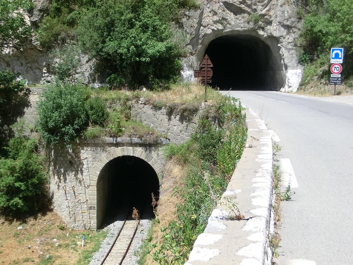 Barre du Pin railway Tunnel (on the left) and Chaudan Tunnel southern portals 
