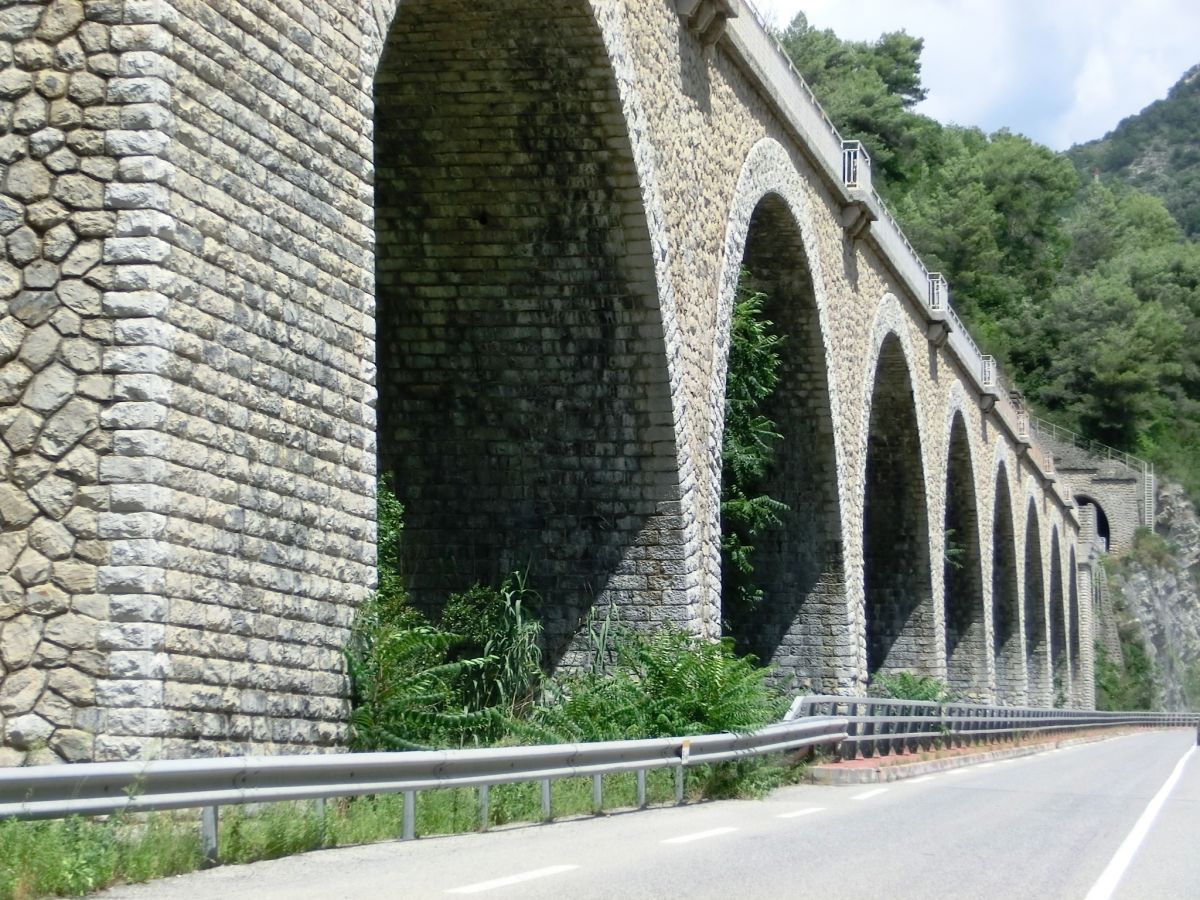 Eboulis Viaduct and Sanfurian Tunnel southern portal 